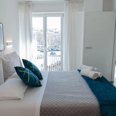 Blues Luxury كالياري